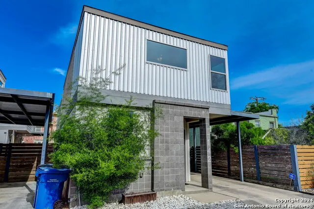 142 E MYRTLE ST San Antonio, TX 78212