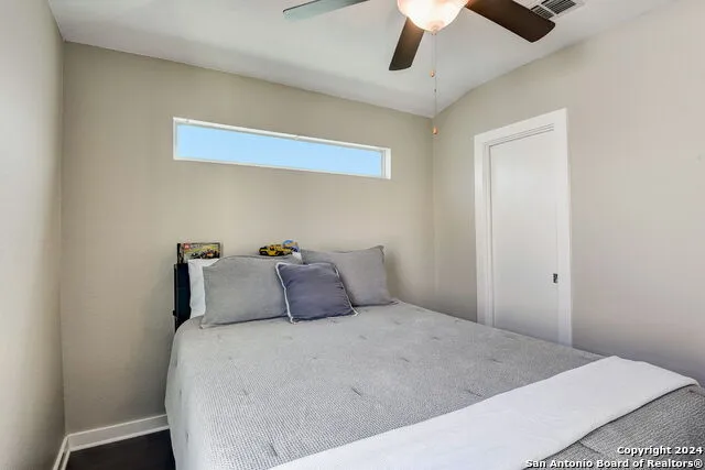 142 E MYRTLE ST San Antonio, TX 78212