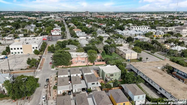 142 E MYRTLE ST San Antonio, TX 78212