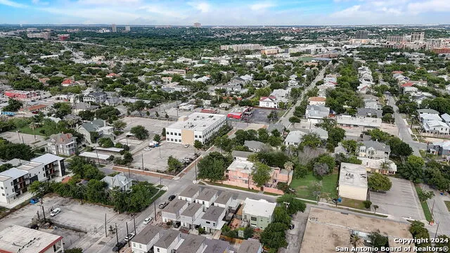142 E MYRTLE ST San Antonio, TX 78212
