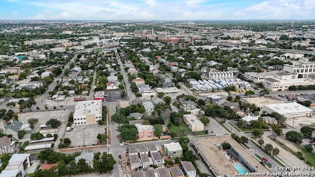 142 E MYRTLE ST San Antonio, TX 78212