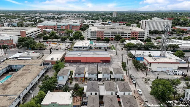 142 E MYRTLE ST San Antonio, TX 78212
