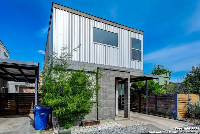 142 E MYRTLE ST San Antonio, TX 78212
