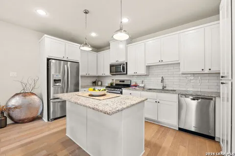 202 CLAREMONT AVE #102 Unit 102