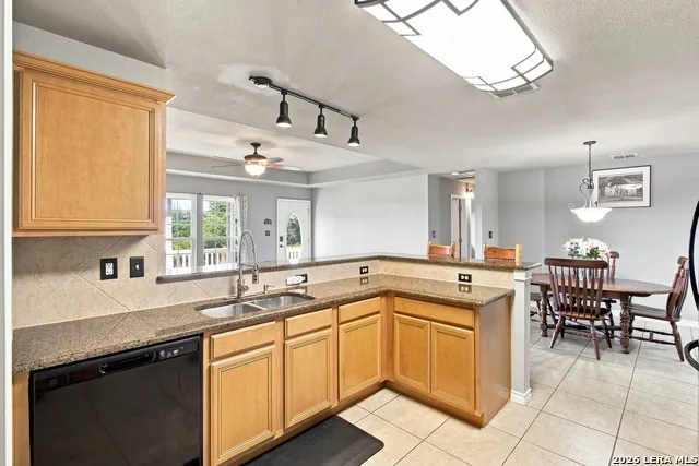 558 Mountain Creek Rd Pipe Creek, TX 78063