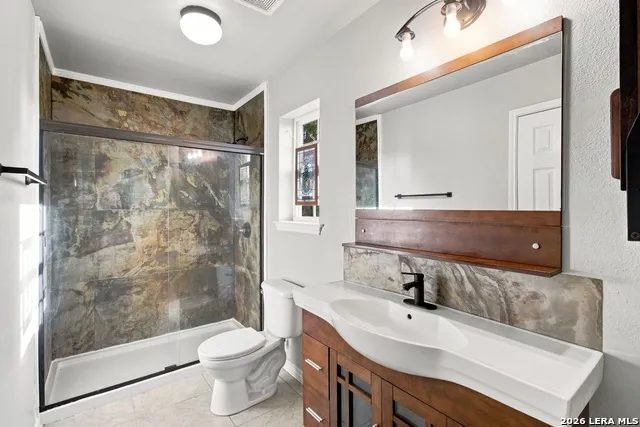 558 Mountain Creek Rd Pipe Creek, TX 78063