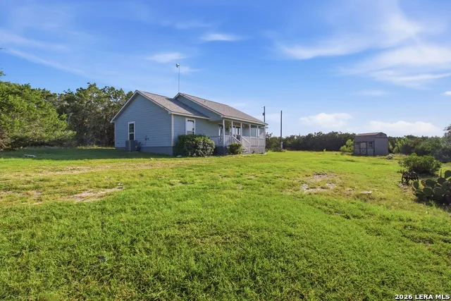 558 Mountain Creek Rd Pipe Creek, TX 78063