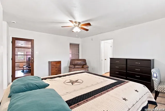 6407 Red Jacket Dr Leon Valley, TX 78238
