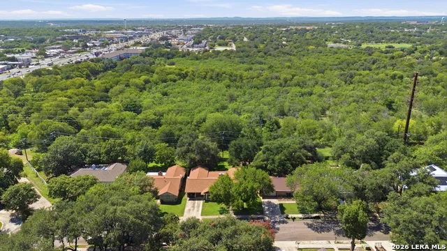 6407 Red Jacket Dr Leon Valley, TX 78238
