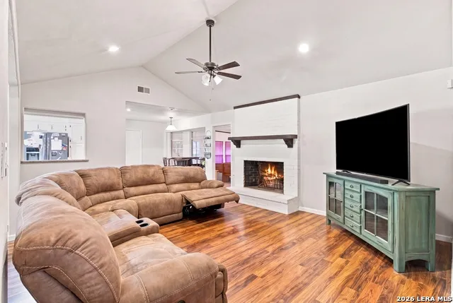 6407 Red Jacket Dr Leon Valley, TX 78238