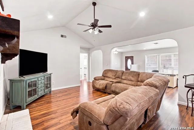6407 Red Jacket Dr Leon Valley, TX 78238