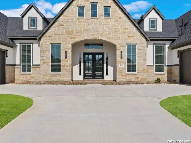 217 Poe Parkway Castroville, TX 78009