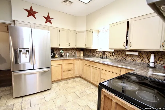 15122 TRAWALTER RD Atascosa, TX 78002