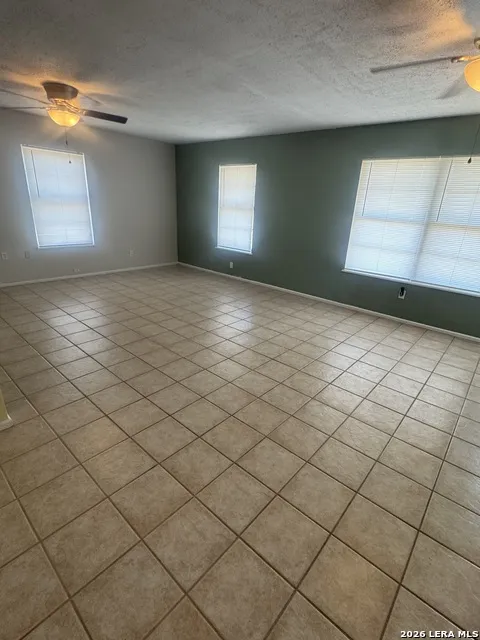 1713 S Pecan Pearsall, TX 78061