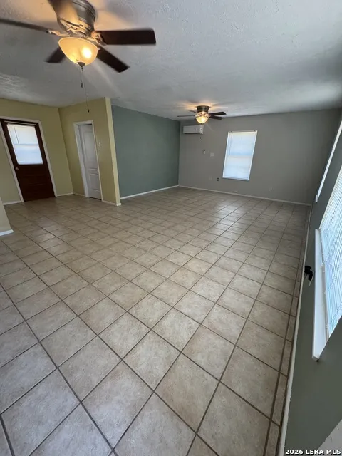 1713 S Pecan Pearsall, TX 78061