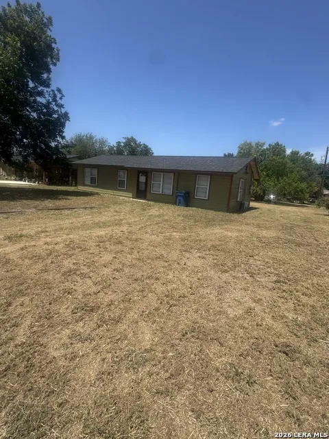 1713 S Pecan Pearsall, TX 78061