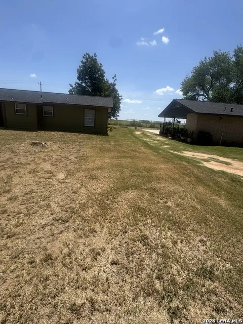 1713 S Pecan Pearsall, TX 78061