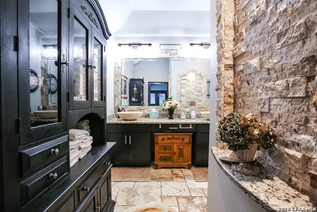 13702 FRENCH PARK Helotes, TX 78023