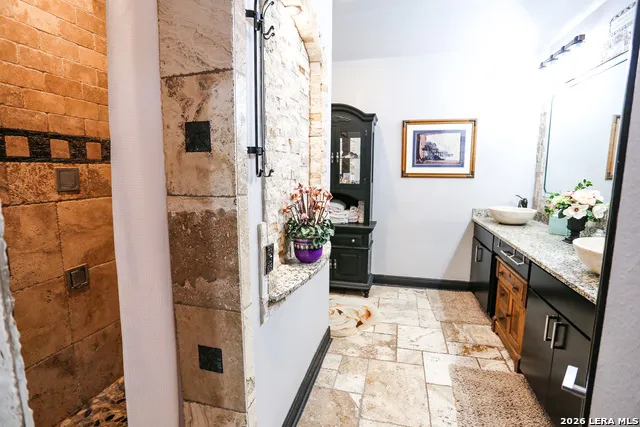 13702 FRENCH PARK Helotes, TX 78023