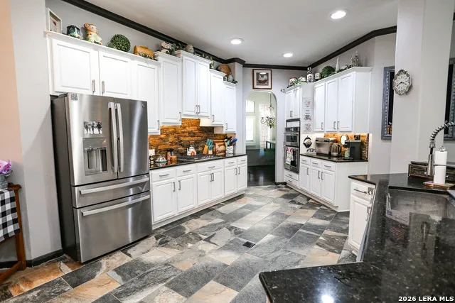 13702 FRENCH PARK Helotes, TX 78023