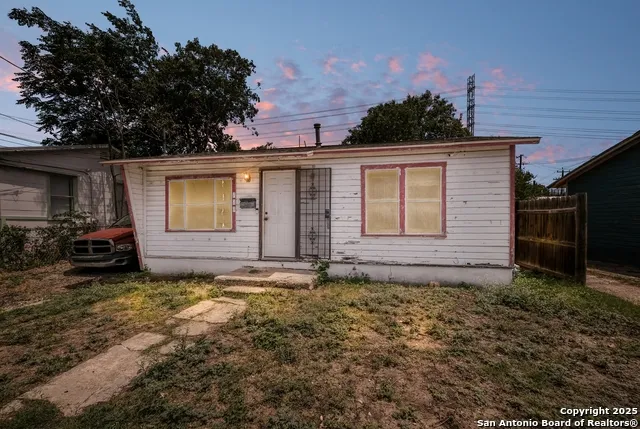 723 Larry San Antonio, TX 78202