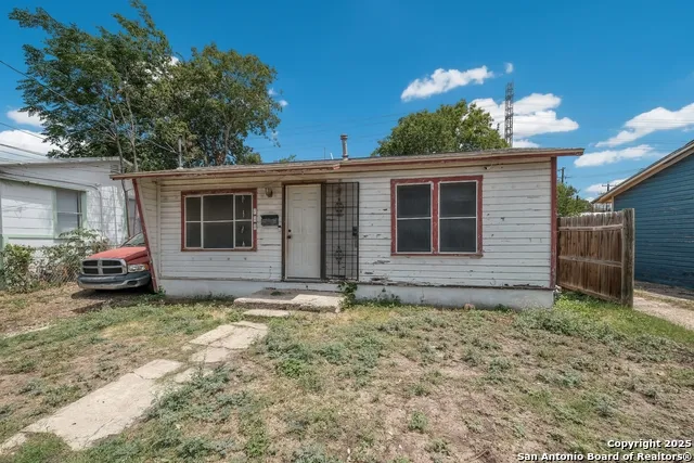 723 Larry San Antonio, TX 78202