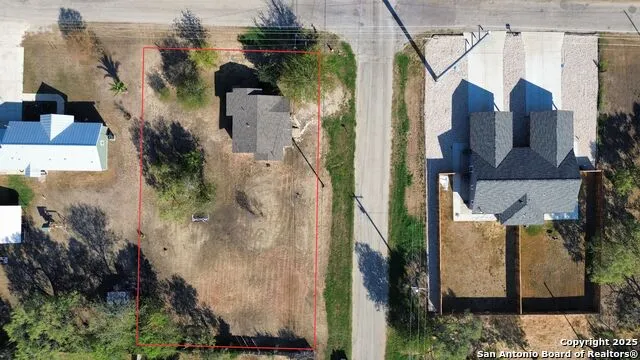 2016 Brown Jourdanton, TX 78026