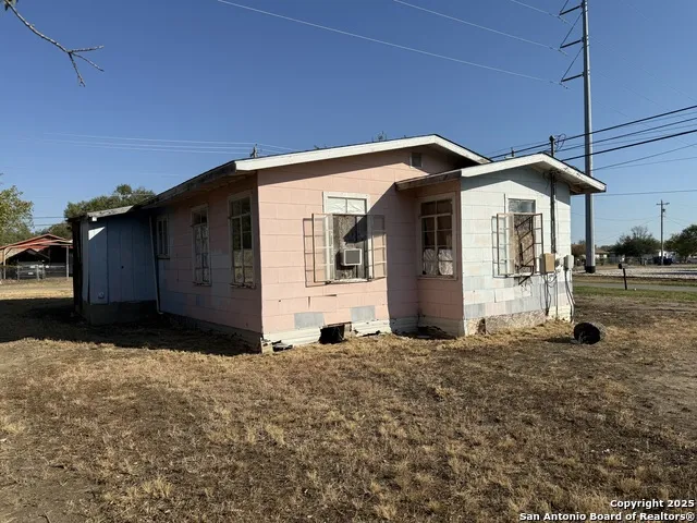 2016 Brown Jourdanton, TX 78026