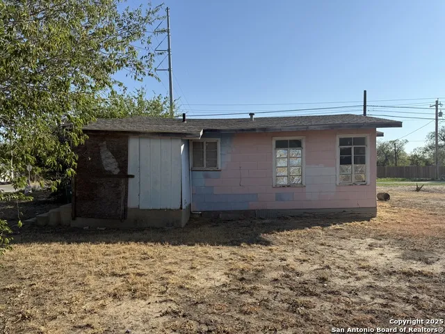 2016 Brown Jourdanton, TX 78026