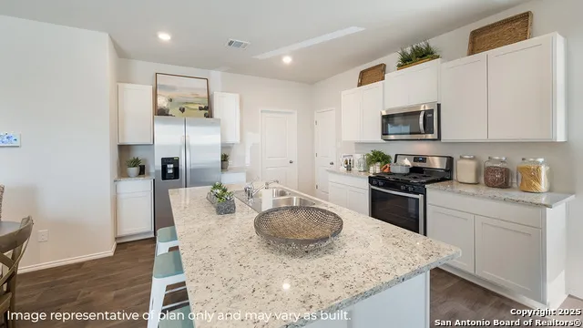 5806 Calville Blanc San Antonio, TX 78252