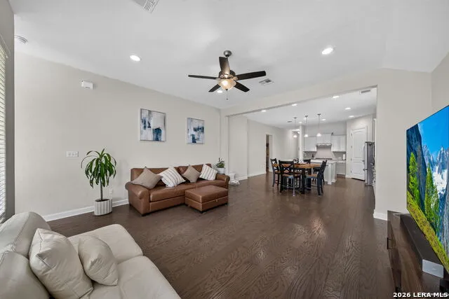 4723 ISLAND HOLW Marion, TX 78124