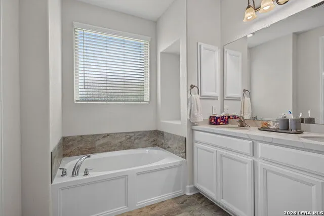 4723 ISLAND HOLW Marion, TX 78124
