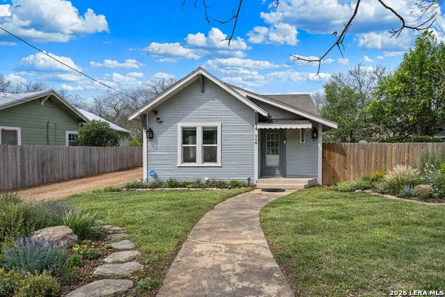 248 Travis St Kerrville, TX 78028