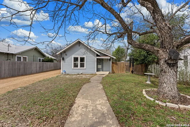 248 Travis St Kerrville, TX 78028