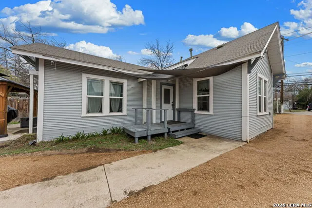248 Travis St Kerrville, TX 78028