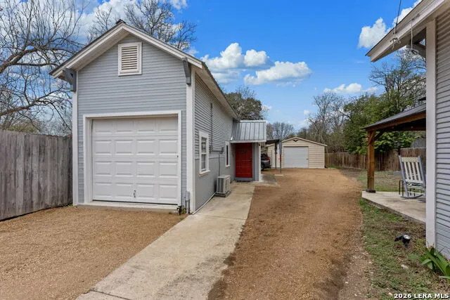 248 Travis St Kerrville, TX 78028