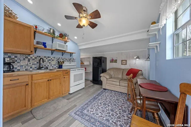 248 Travis St Kerrville, TX 78028