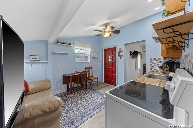 248 Travis St Kerrville, TX 78028
