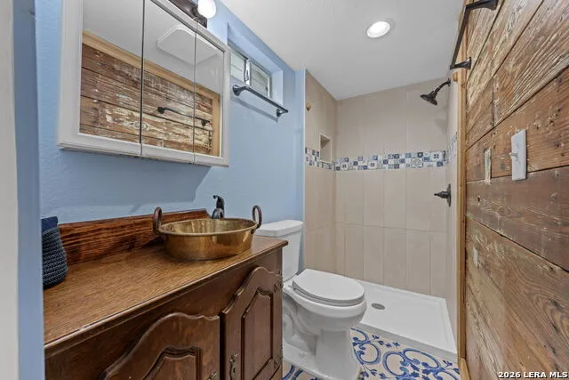 248 Travis St Kerrville, TX 78028