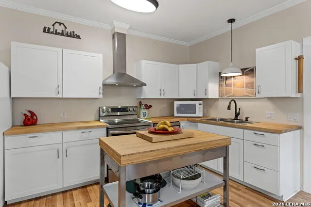 248 Travis St Kerrville, TX 78028