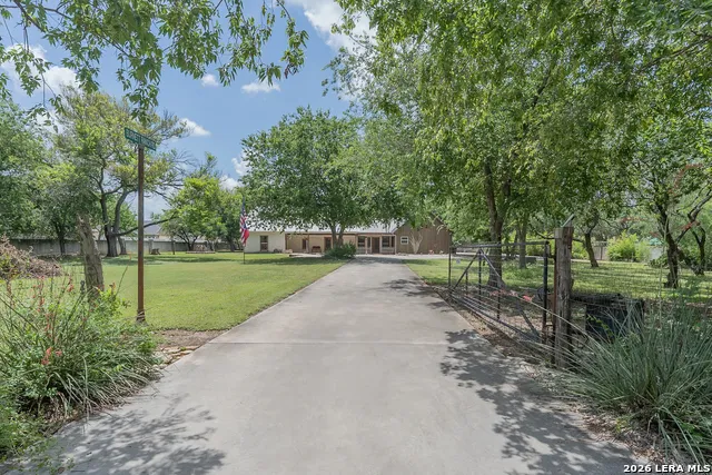 1690 WATERWAY LN New Braunfels, TX 78130
