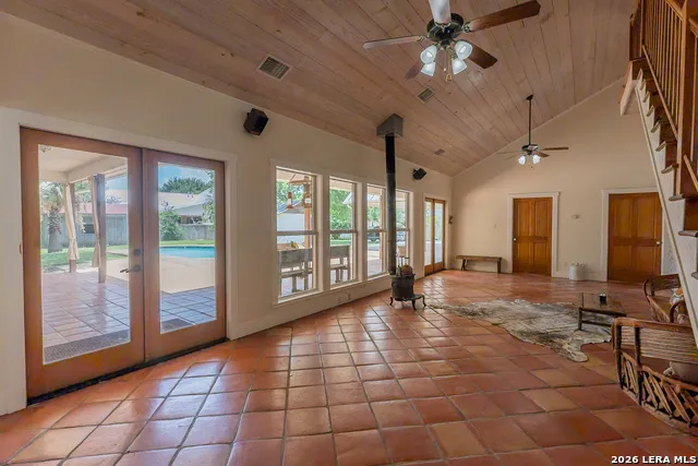1690 WATERWAY LN New Braunfels, TX 78130