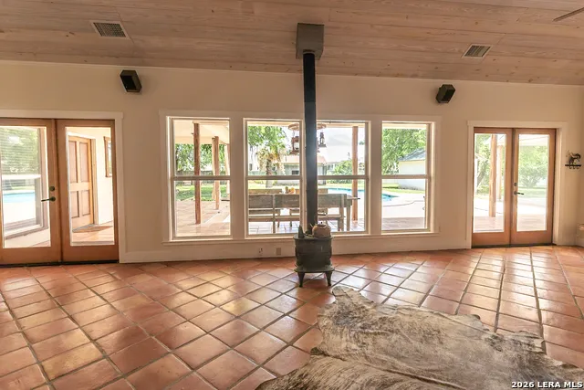 1690 WATERWAY LN New Braunfels, TX 78130