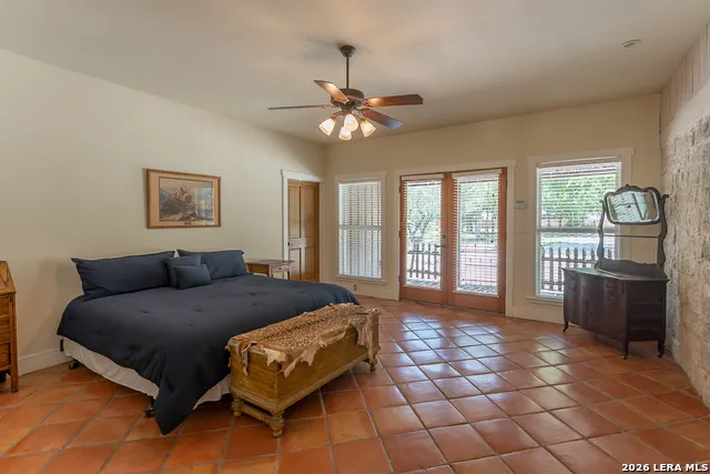 1690 WATERWAY LN New Braunfels, TX 78130
