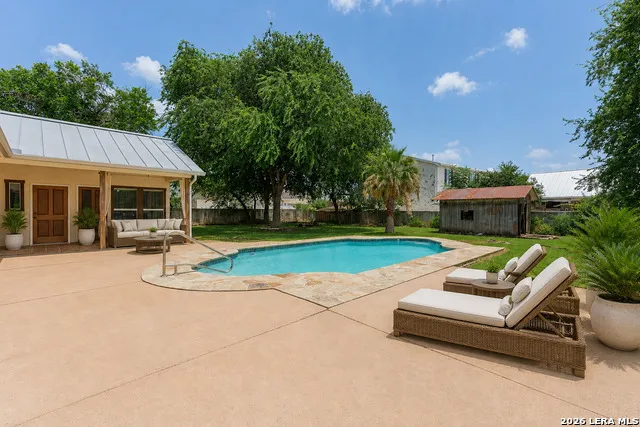 1690 WATERWAY LN New Braunfels, TX 78130