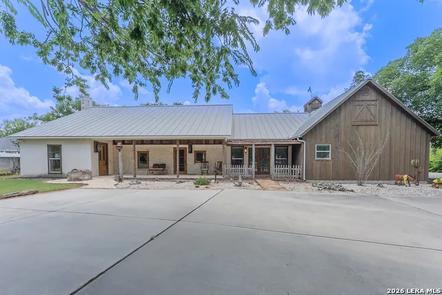1690 WATERWAY LN New Braunfels, TX 78130