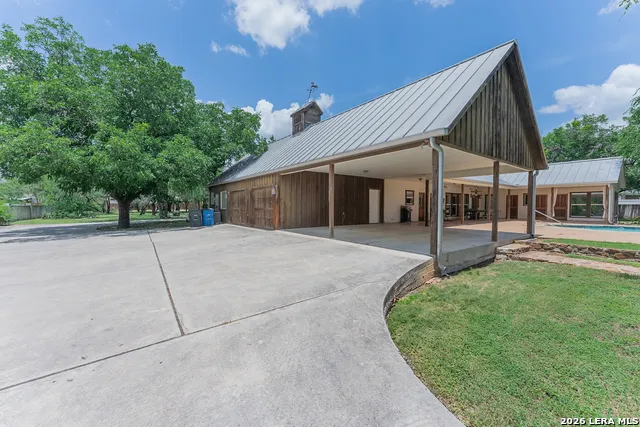 1690 WATERWAY LN New Braunfels, TX 78130