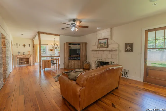 1690 WATERWAY LN New Braunfels, TX 78130