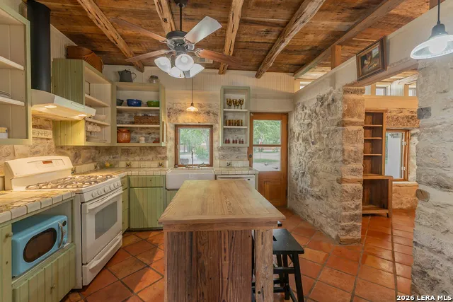 1690 WATERWAY LN New Braunfels, TX 78130