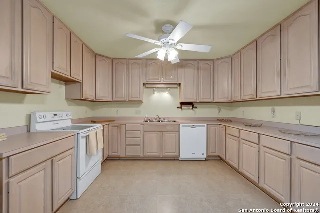 800 Bishop San Marcos, TX 78666